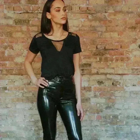 Mesh Detail Fitted Tee - Picture 4 of 4